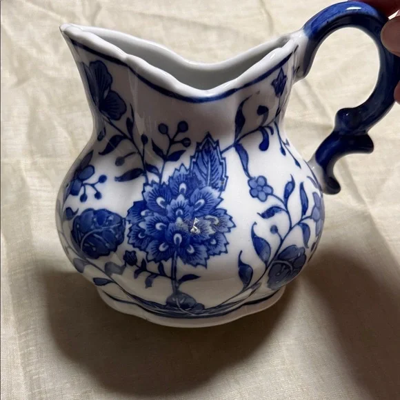 Elegant Blue Floral Ceramic Jug For Hanging On Your Wall - Picture 5 of 5